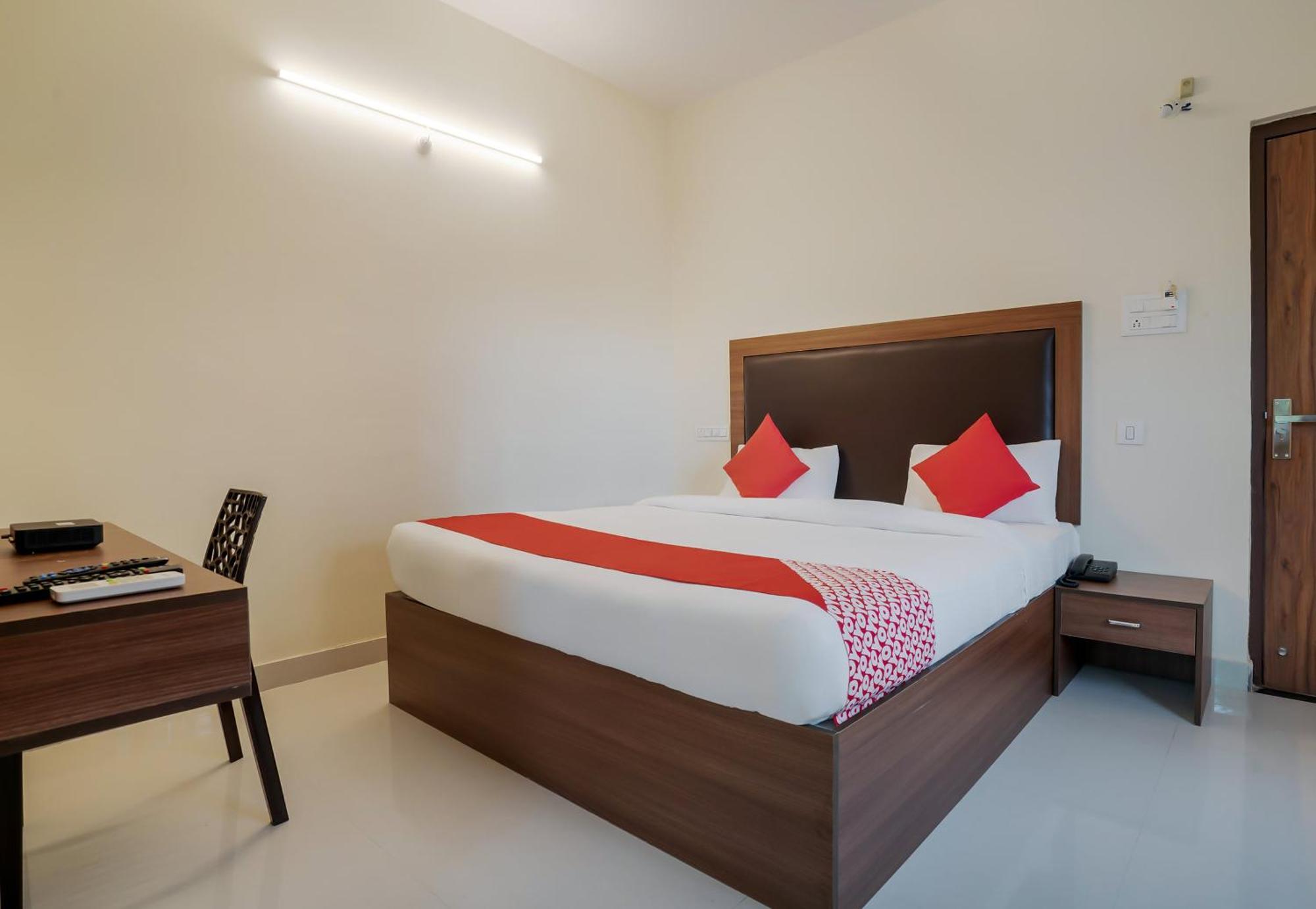 Hotel Super O Gokul Grand Near Sr Nagar Police Station 3*