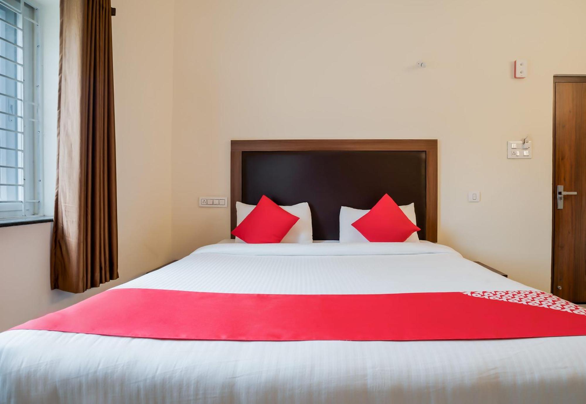 Super O Gokul Grand Near Sr Nagar Police Station 3* Hyderabad